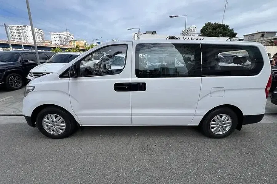 Private Minivan Transportation in Dominican Republic
